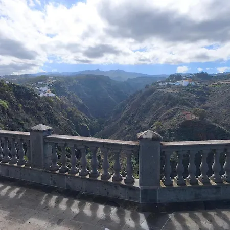 Moya Canary Away & Parking * Sádaba