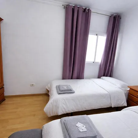 Moya Canary Away & Parking *